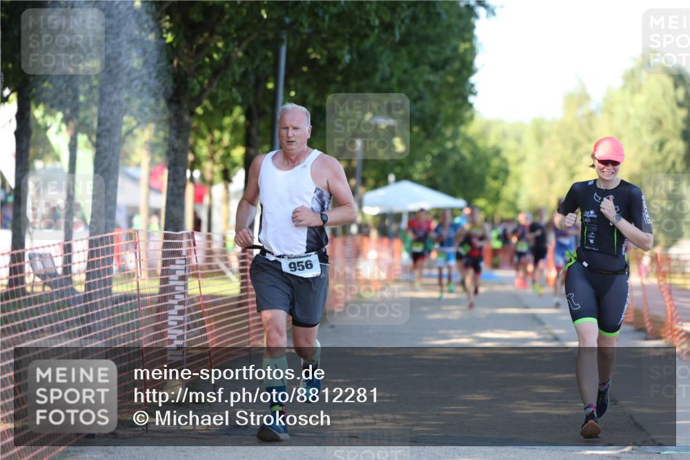 07.09.2025 - 19. Norderstedt Triathlon Michael Strokosch http://msf.ph/oto/8812281 07.09.2025 16:20:47 Laufen 464, 493, 956, 1063, 1087, 1593 meine-sportfotos.de