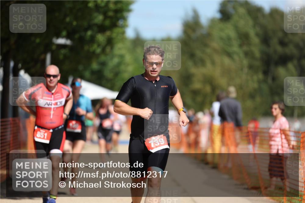 07.09.2025 - 19. Norderstedt Triathlon Michael Strokosch http://msf.ph/oto/8812317 07.09.2025 12:50:57 Laufen 140, 188, 739, 851, 1224 meine-sportfotos.de