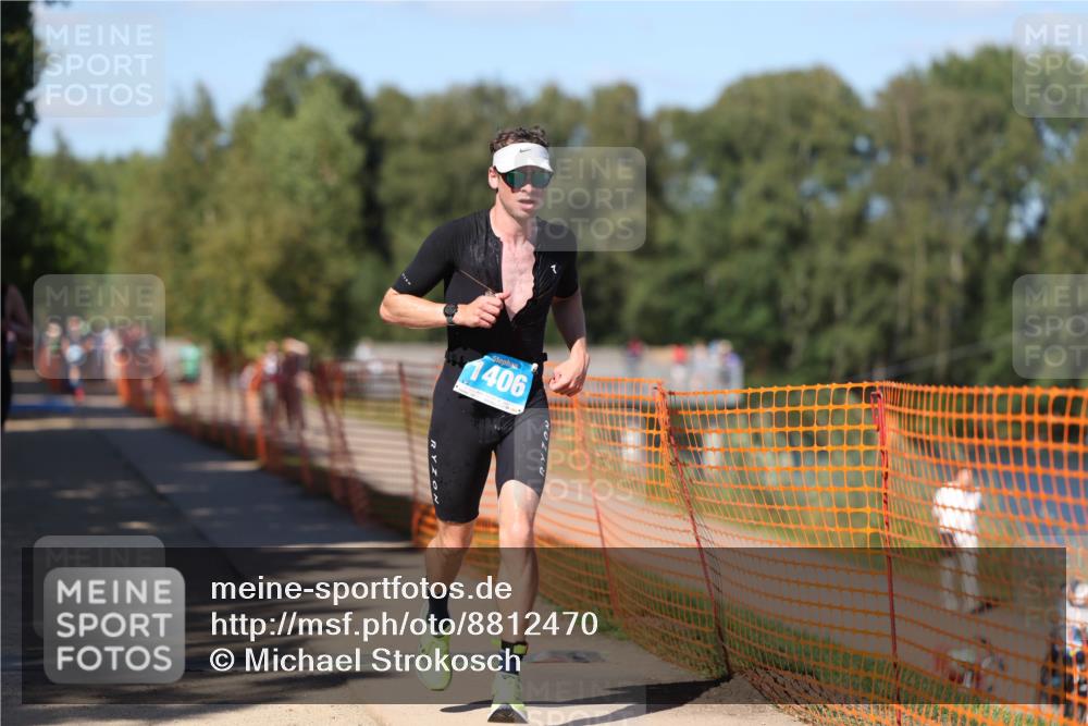 07.09.2025 - 19. Norderstedt Triathlon Michael Strokosch http://msf.ph/oto/8812470 07.09.2025 15:24:03 Laufen 363, 1025, 1406 meine-sportfotos.de