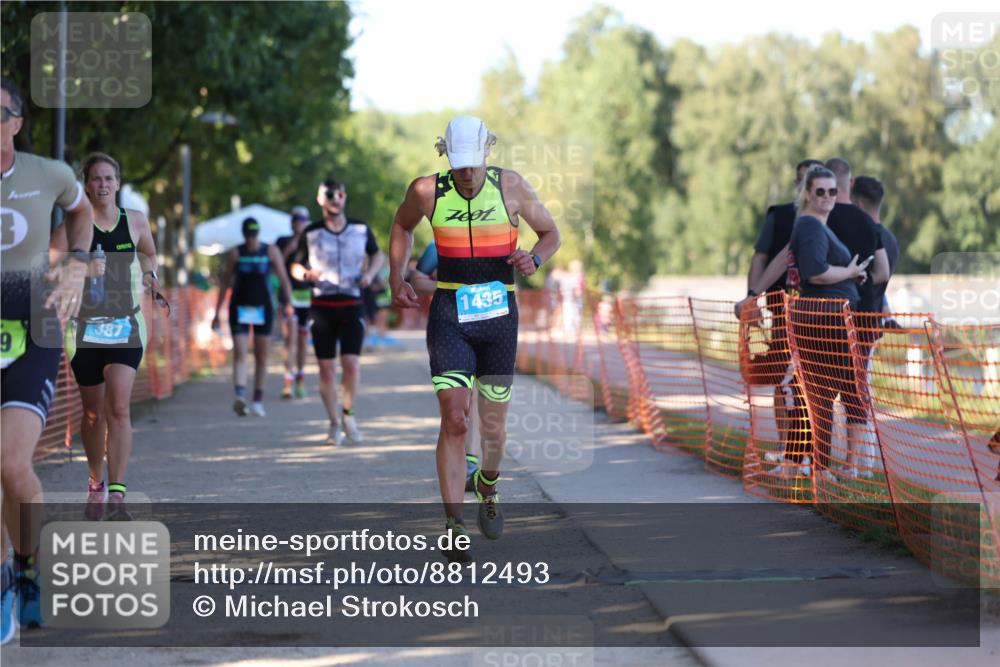 07.09.2025 - 19. Norderstedt Triathlon Michael Strokosch http://msf.ph/oto/8812493 07.09.2025 16:21:25 Laufen 387, 509, 1103, 1435, 1581, 1618 meine-sportfotos.de