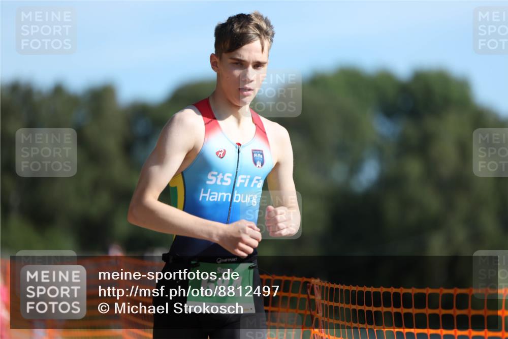 07.09.2025 - 19. Norderstedt Triathlon Michael Strokosch http://msf.ph/oto/8812497 07.09.2025 10:43:25 Laufen 676, 684 meine-sportfotos.de