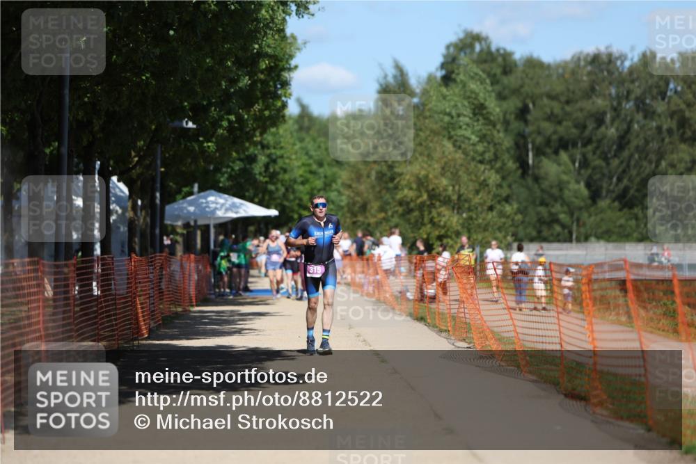 07.09.2025 - 19. Norderstedt Triathlon Michael Strokosch http://msf.ph/oto/8812522 07.09.2025 13:29:46 Laufen 315, 321 meine-sportfotos.de