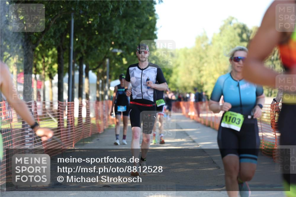 07.09.2025 - 19. Norderstedt Triathlon Michael Strokosch http://msf.ph/oto/8812528 07.09.2025 16:21:28 Laufen 387, 509, 1103, 1435, 1581, 1618 meine-sportfotos.de