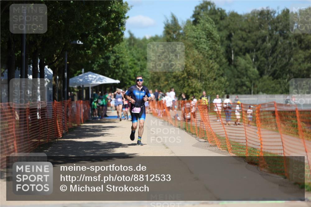 07.09.2025 - 19. Norderstedt Triathlon Michael Strokosch http://msf.ph/oto/8812533 07.09.2025 13:29:46 Laufen 315, 321 meine-sportfotos.de