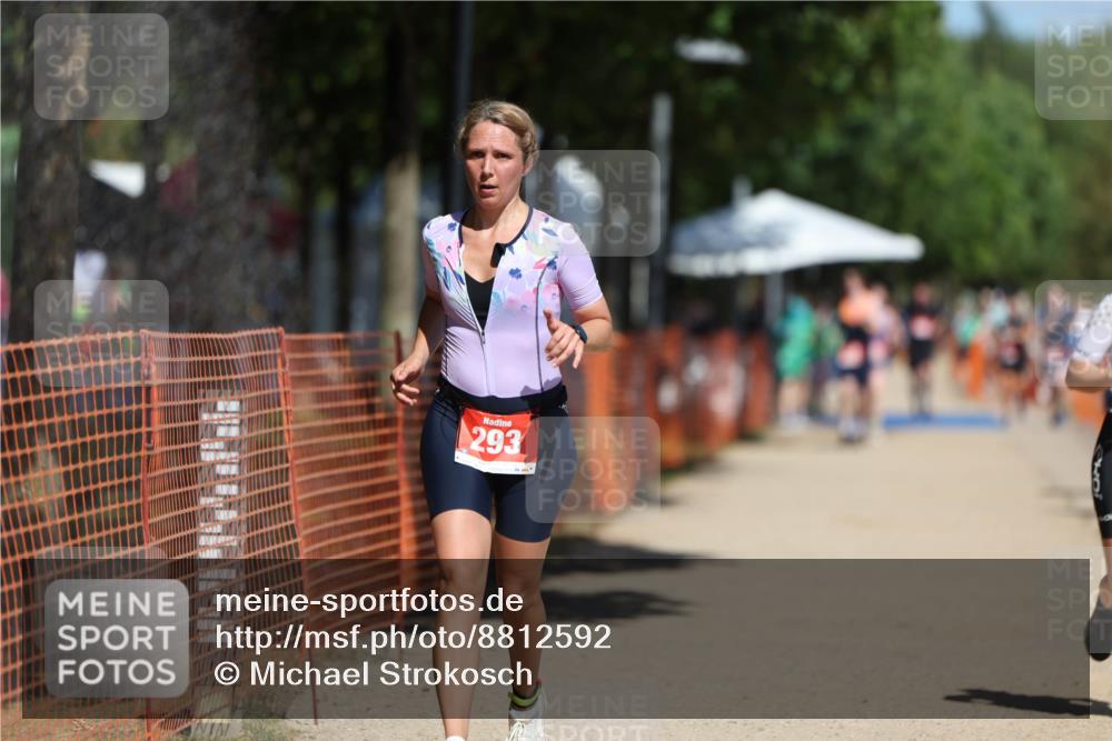 07.09.2025 - 19. Norderstedt Triathlon Michael Strokosch http://msf.ph/oto/8812592 07.09.2025 12:51:09 Laufen 293, 724, 738, 1224 meine-sportfotos.de