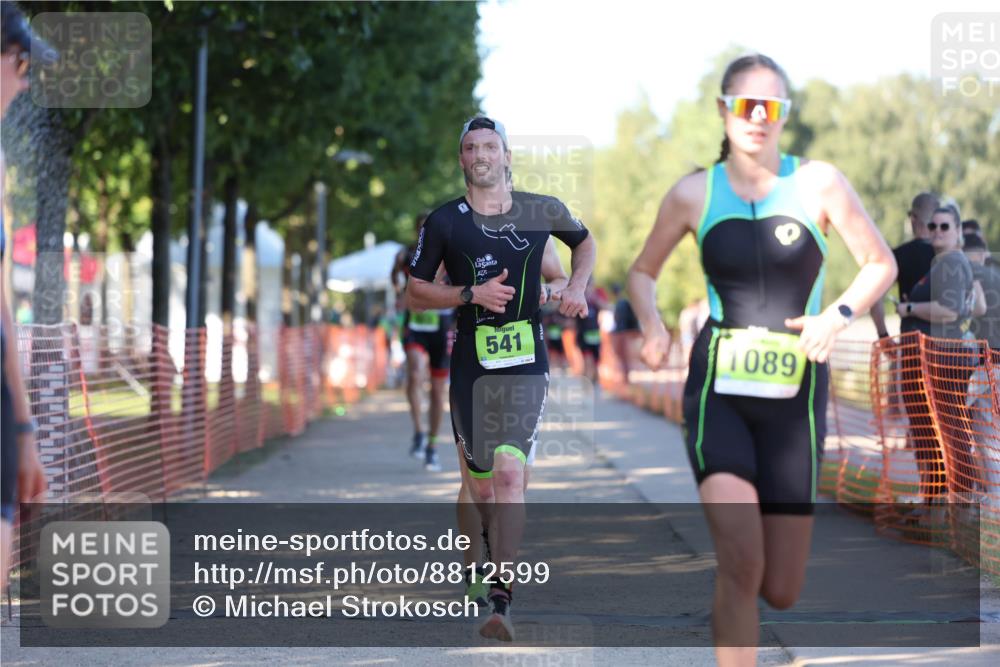 07.09.2025 - 19. Norderstedt Triathlon Michael Strokosch http://msf.ph/oto/8812599 07.09.2025 16:21:42 Laufen 365, 490, 504, 522, 541, 1089, 1411 meine-sportfotos.de