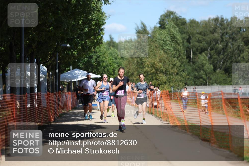 07.09.2025 - 19. Norderstedt Triathlon Michael Strokosch http://msf.ph/oto/8812630 07.09.2025 13:29:58 Laufen 323, 359 meine-sportfotos.de