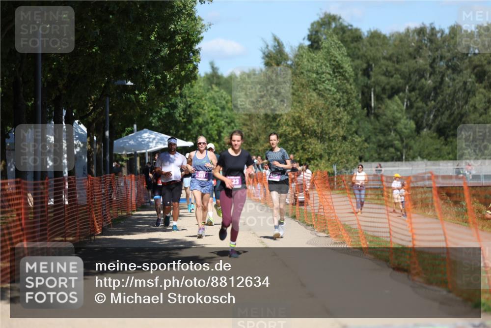 07.09.2025 - 19. Norderstedt Triathlon Michael Strokosch http://msf.ph/oto/8812634 07.09.2025 13:29:59 Laufen 323, 351, 359 meine-sportfotos.de