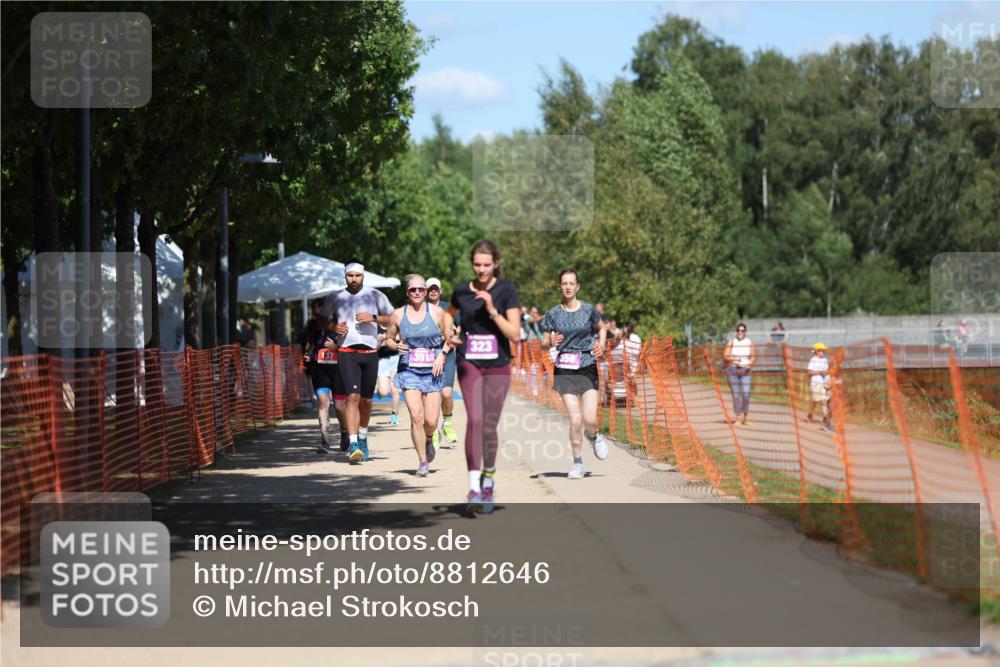 07.09.2025 - 19. Norderstedt Triathlon Michael Strokosch http://msf.ph/oto/8812646 07.09.2025 13:29:59 Laufen 323, 351, 359 meine-sportfotos.de