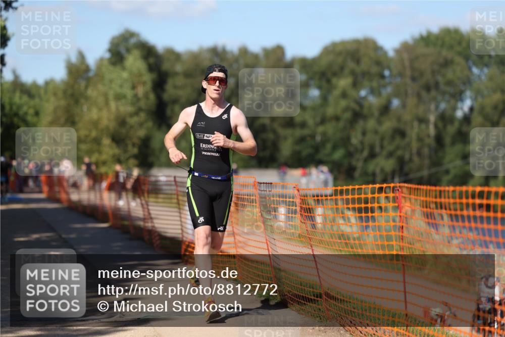 07.09.2025 - 19. Norderstedt Triathlon Michael Strokosch http://msf.ph/oto/8812772 07.09.2025 15:25:14 Laufen 995 meine-sportfotos.de