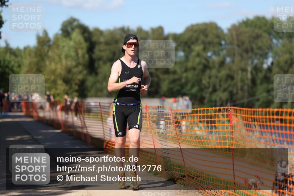 07.09.2025 - 19. Norderstedt Triathlon Michael Strokosch http://msf.ph/oto/8812776 07.09.2025 15:25:14 Laufen 995 meine-sportfotos.de