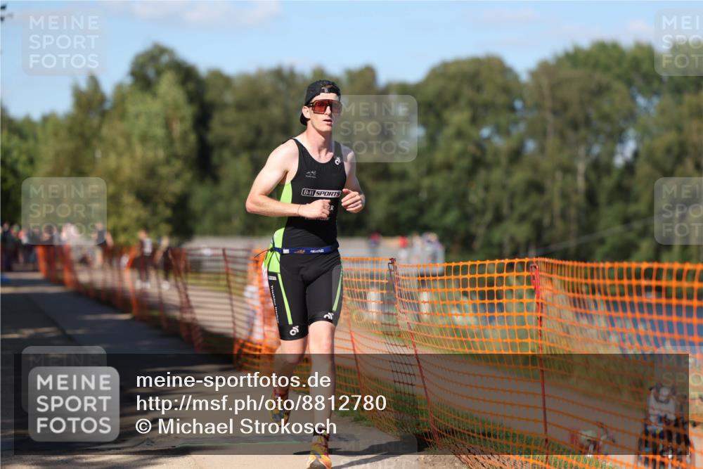 07.09.2025 - 19. Norderstedt Triathlon Michael Strokosch http://msf.ph/oto/8812780 07.09.2025 15:25:14 Laufen 995 meine-sportfotos.de