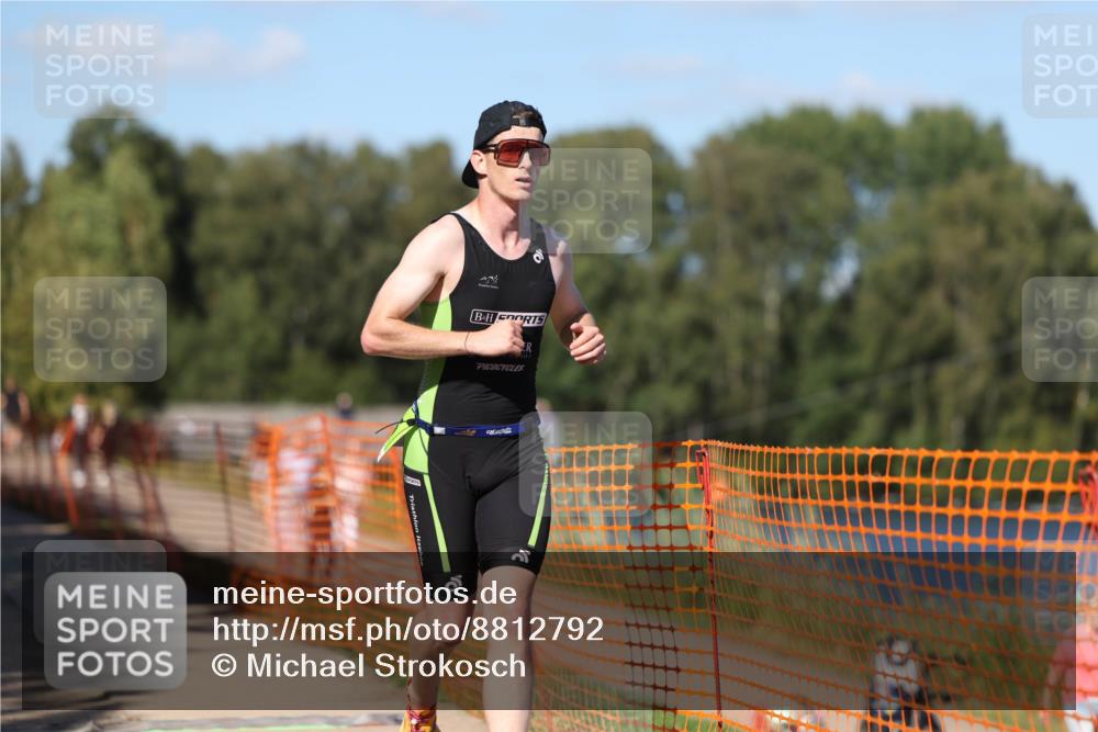 07.09.2025 - 19. Norderstedt Triathlon Michael Strokosch http://msf.ph/oto/8812792 07.09.2025 15:25:15 Laufen 995 meine-sportfotos.de