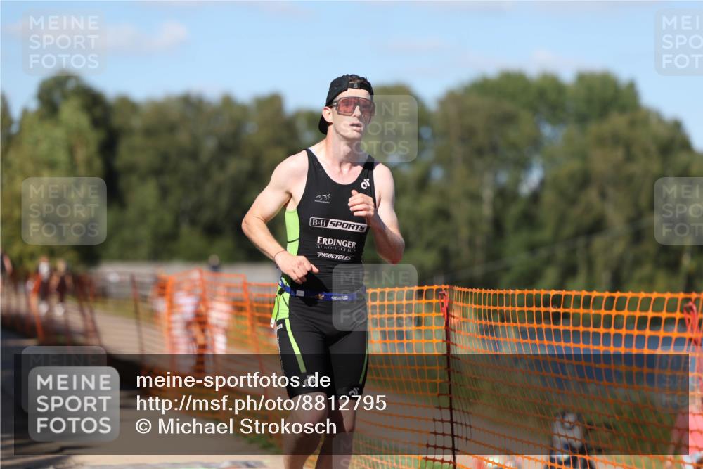 07.09.2025 - 19. Norderstedt Triathlon Michael Strokosch http://msf.ph/oto/8812795 07.09.2025 15:25:15 Laufen 995 meine-sportfotos.de