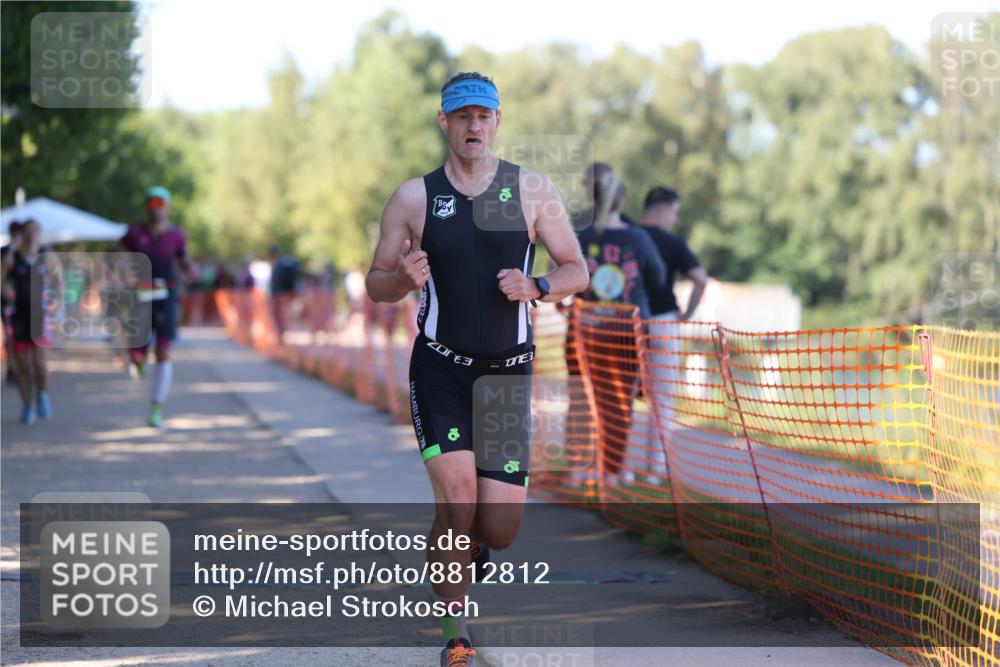 07.09.2025 - 19. Norderstedt Triathlon Michael Strokosch http://msf.ph/oto/8812812 07.09.2025 16:22:17 Laufen 465, 1058, 1555, 1594, 1611 meine-sportfotos.de