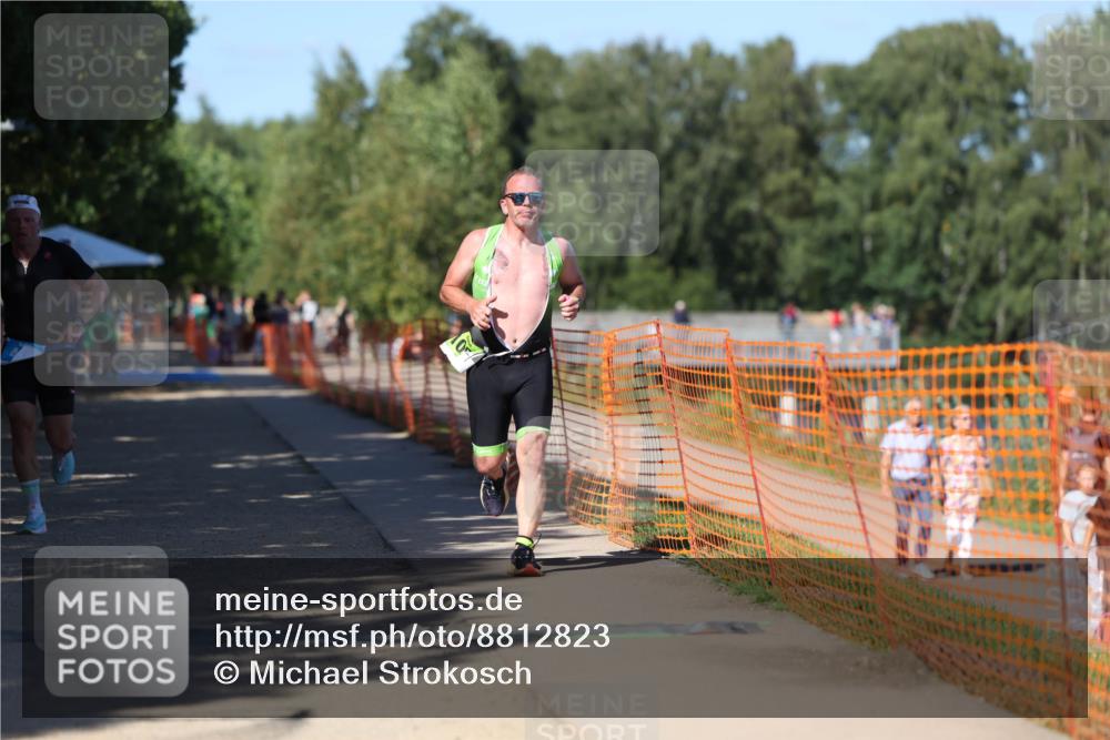 07.09.2025 - 19. Norderstedt Triathlon Michael Strokosch http://msf.ph/oto/8812823 07.09.2025 15:25:30 Laufen 411, 1005 meine-sportfotos.de