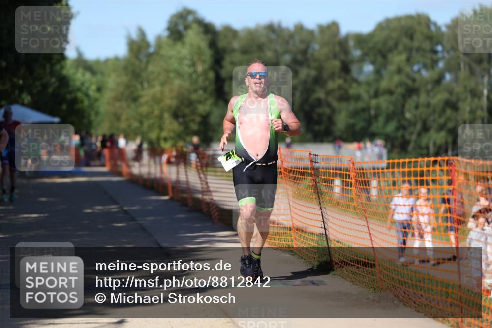 07.09.2025 - 19. Norderstedt Triathlon Michael Strokosch http://msf.ph/oto/8812842 07.09.2025 15:25:31 Laufen 411, 1005 meine-sportfotos.de