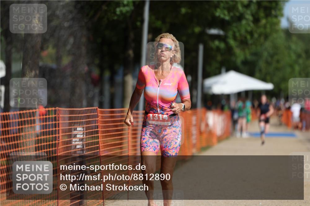 07.09.2025 - 19. Norderstedt Triathlon Michael Strokosch http://msf.ph/oto/8812890 07.09.2025 11:42:15 Laufen 200, 1314 meine-sportfotos.de