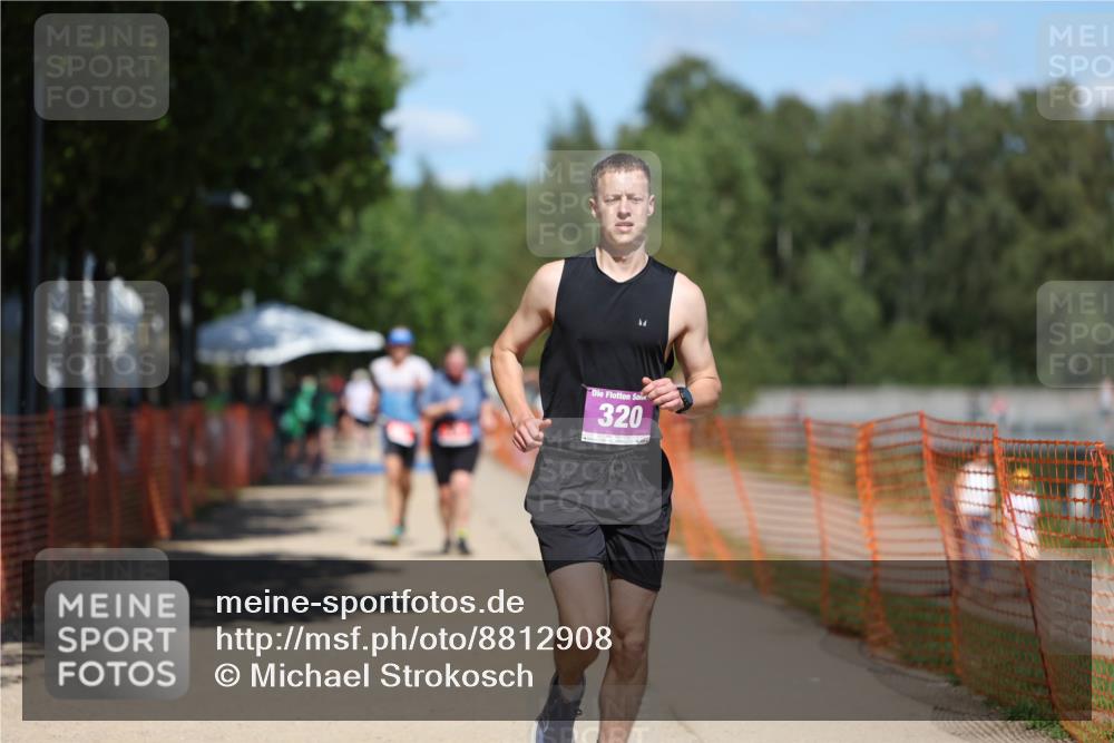 07.09.2025 - 19. Norderstedt Triathlon Michael Strokosch http://msf.ph/oto/8812908 07.09.2025 13:30:24 Laufen 241, 320 meine-sportfotos.de