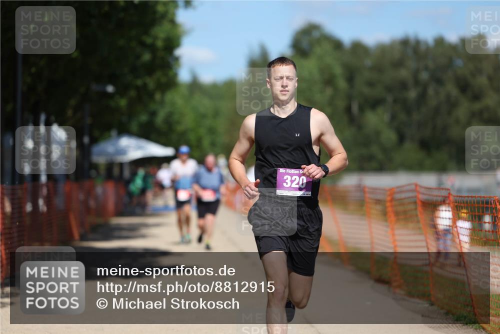 07.09.2025 - 19. Norderstedt Triathlon Michael Strokosch http://msf.ph/oto/8812915 07.09.2025 13:30:24 Laufen 241, 320 meine-sportfotos.de