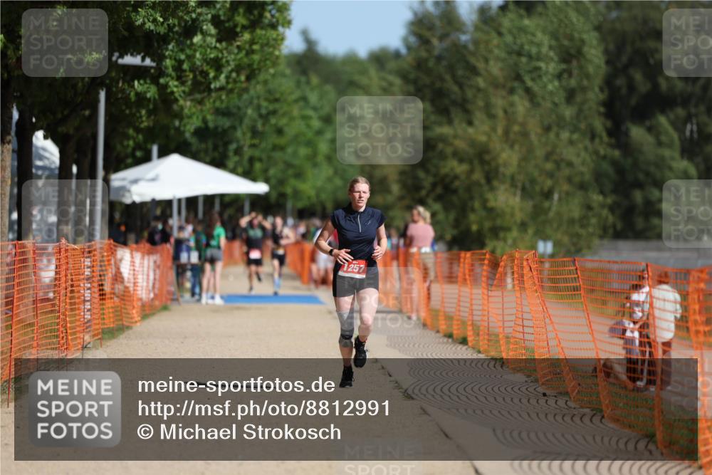 07.09.2025 - 19. Norderstedt Triathlon Michael Strokosch http://msf.ph/oto/8812991 07.09.2025 11:42:21 Laufen 1257 meine-sportfotos.de