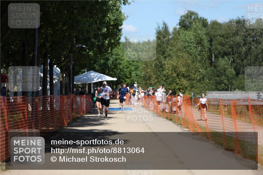 07.09.2025 - 19. Norderstedt Triathlon Michael Strokosch http://msf.ph/oto/8813064 07.09.2025 13:30:37 Laufen 217 meine-sportfotos.de