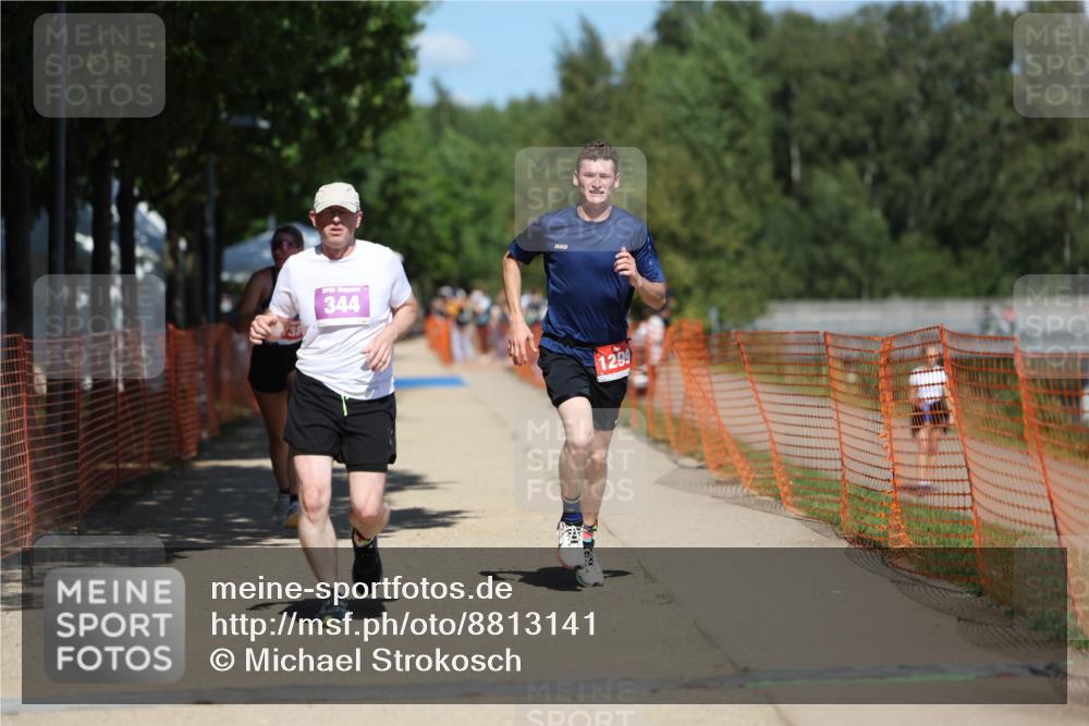 07.09.2025 - 19. Norderstedt Triathlon Michael Strokosch http://msf.ph/oto/8813141 07.09.2025 13:30:48 Laufen 344, 1299, 1385 meine-sportfotos.de