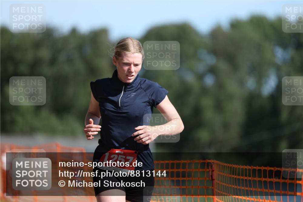 07.09.2025 - 19. Norderstedt Triathlon Michael Strokosch http://msf.ph/oto/8813144 07.09.2025 11:42:27 Laufen 1257 meine-sportfotos.de