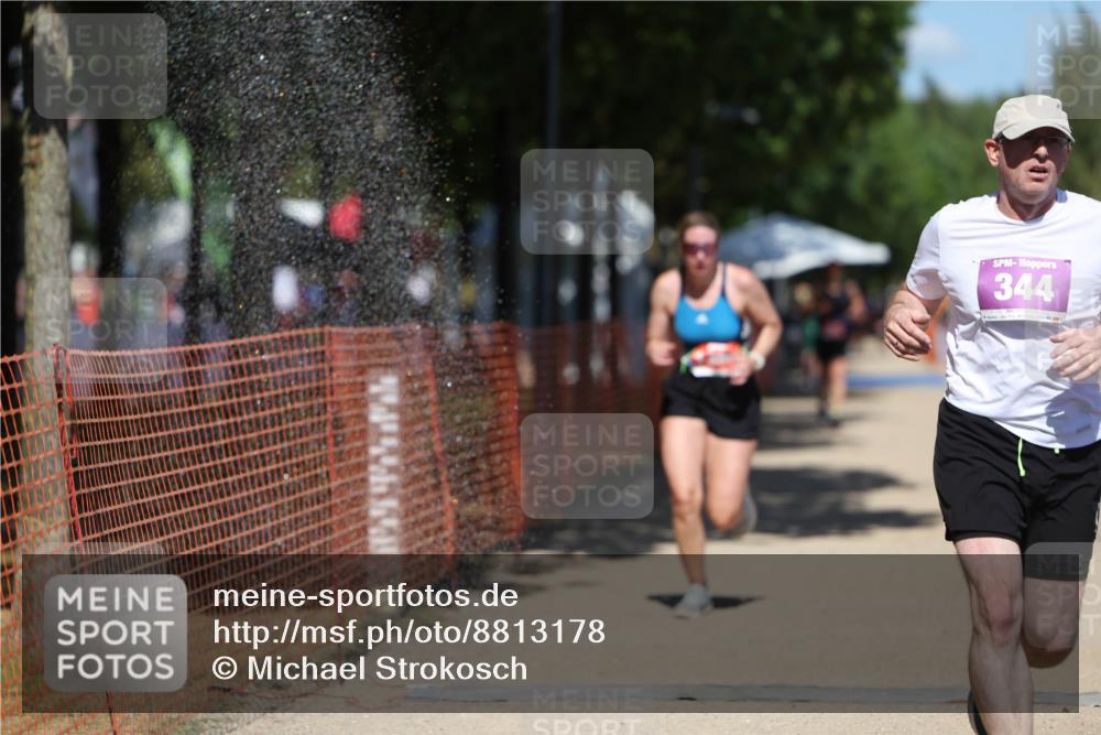 07.09.2025 - 19. Norderstedt Triathlon Michael Strokosch http://msf.ph/oto/8813178 07.09.2025 13:30:50 Laufen 344, 1299, 1385 meine-sportfotos.de
