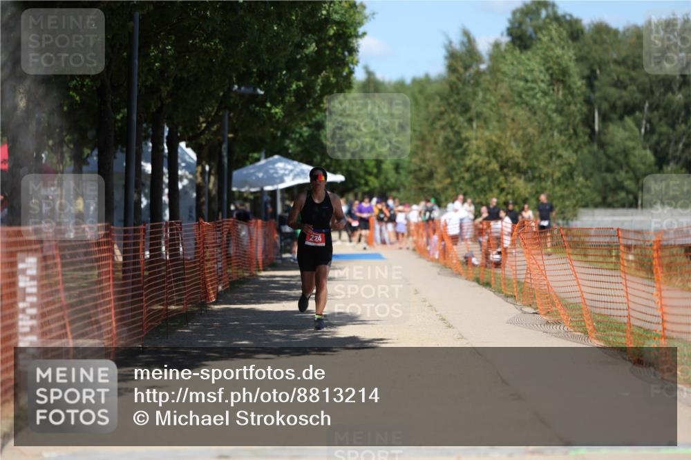 07.09.2025 - 19. Norderstedt Triathlon Michael Strokosch http://msf.ph/oto/8813214 07.09.2025 13:30:56 Laufen 224, 1385 meine-sportfotos.de