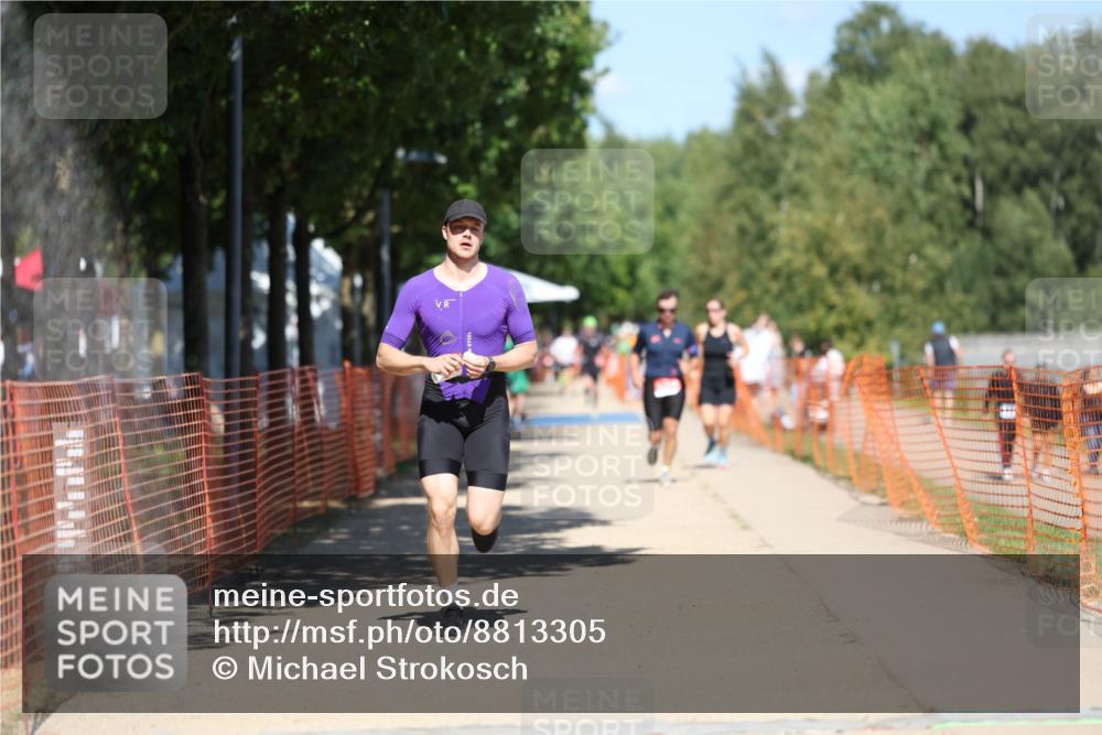 07.09.2025 - 19. Norderstedt Triathlon Michael Strokosch http://msf.ph/oto/8813305 07.09.2025 13:31:15 Laufen 298 meine-sportfotos.de