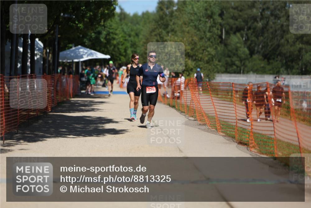 07.09.2025 - 19. Norderstedt Triathlon Michael Strokosch http://msf.ph/oto/8813325 07.09.2025 13:31:19 Laufen 298, 1259, 1354 meine-sportfotos.de