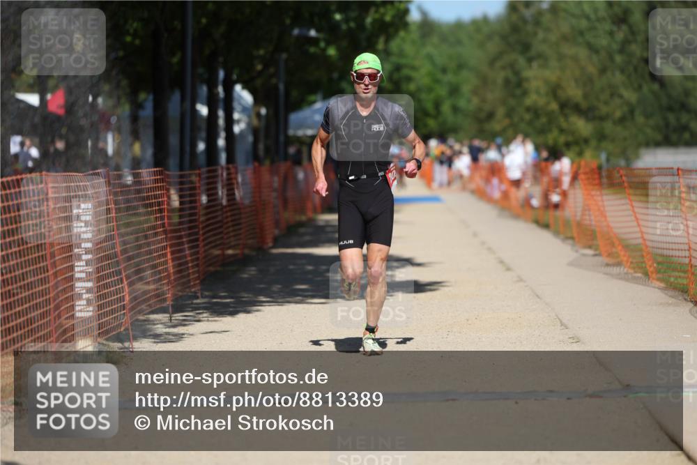 07.09.2025 - 19. Norderstedt Triathlon Michael Strokosch http://msf.ph/oto/8813389 07.09.2025 13:31:32 Laufen 209 meine-sportfotos.de