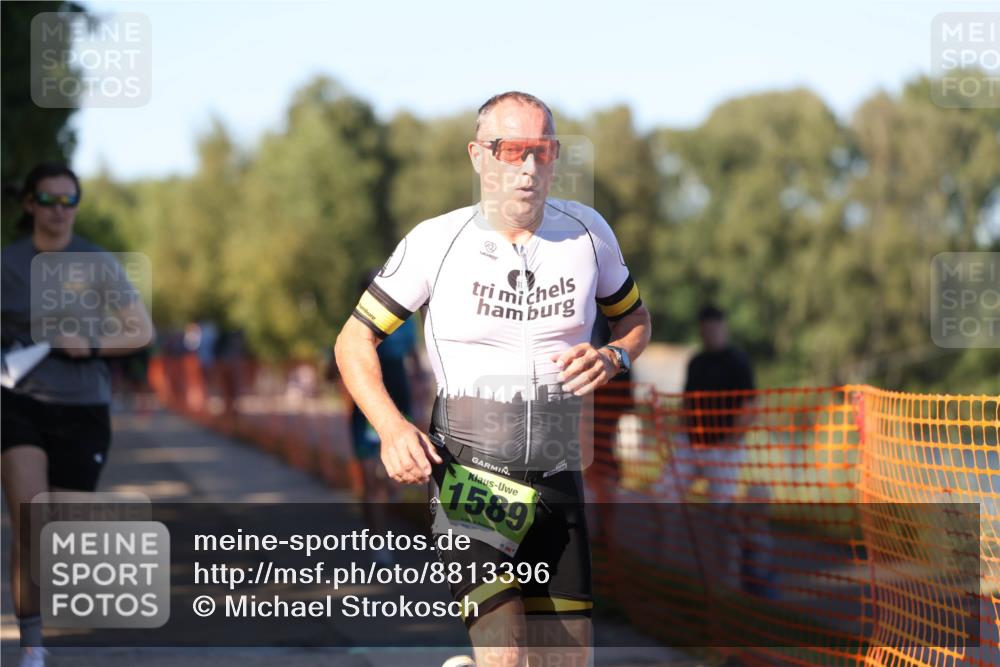 07.09.2025 - 19. Norderstedt Triathlon Michael Strokosch http://msf.ph/oto/8813396 07.09.2025 16:23:51 Laufen 527, 937, 1080, 1429, 1589, 1616, 1626 meine-sportfotos.de