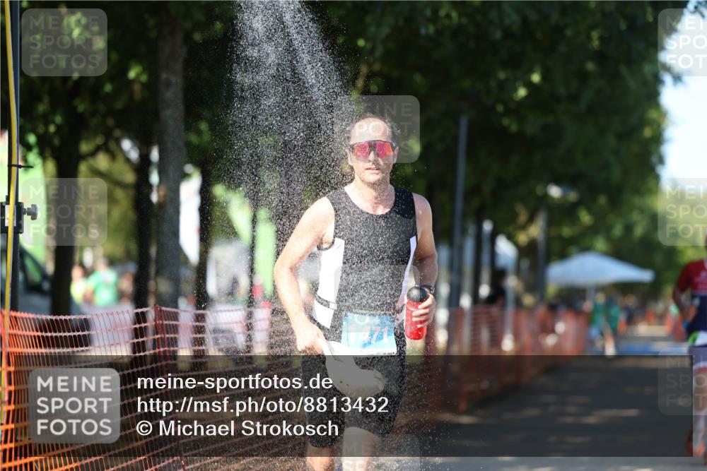 07.09.2025 - 19. Norderstedt Triathlon Michael Strokosch http://msf.ph/oto/8813432 07.09.2025 15:27:27 Laufen 361, 1471, 1496, 1505 meine-sportfotos.de
