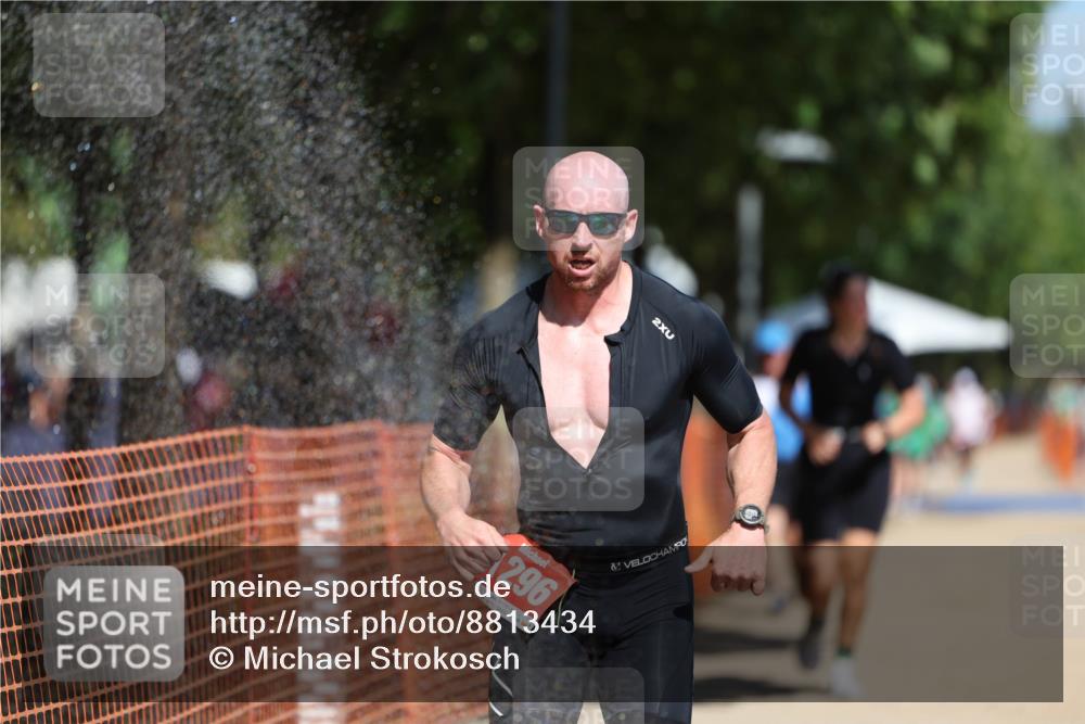 07.09.2025 - 19. Norderstedt Triathlon Michael Strokosch http://msf.ph/oto/8813434 07.09.2025 12:52:13 Laufen 218, 282, 856, 1296 meine-sportfotos.de