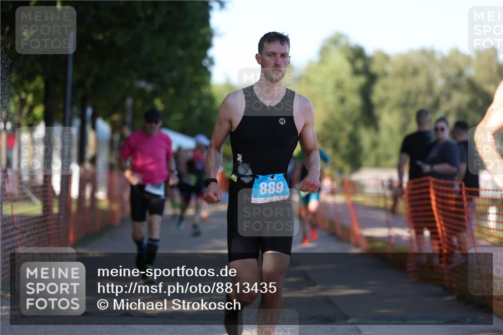 07.09.2025 - 19. Norderstedt Triathlon Michael Strokosch http://msf.ph/oto/8813435 07.09.2025 16:24:01 Laufen 889, 945, 950, 1085, 1551, 1574, 1601 meine-sportfotos.de