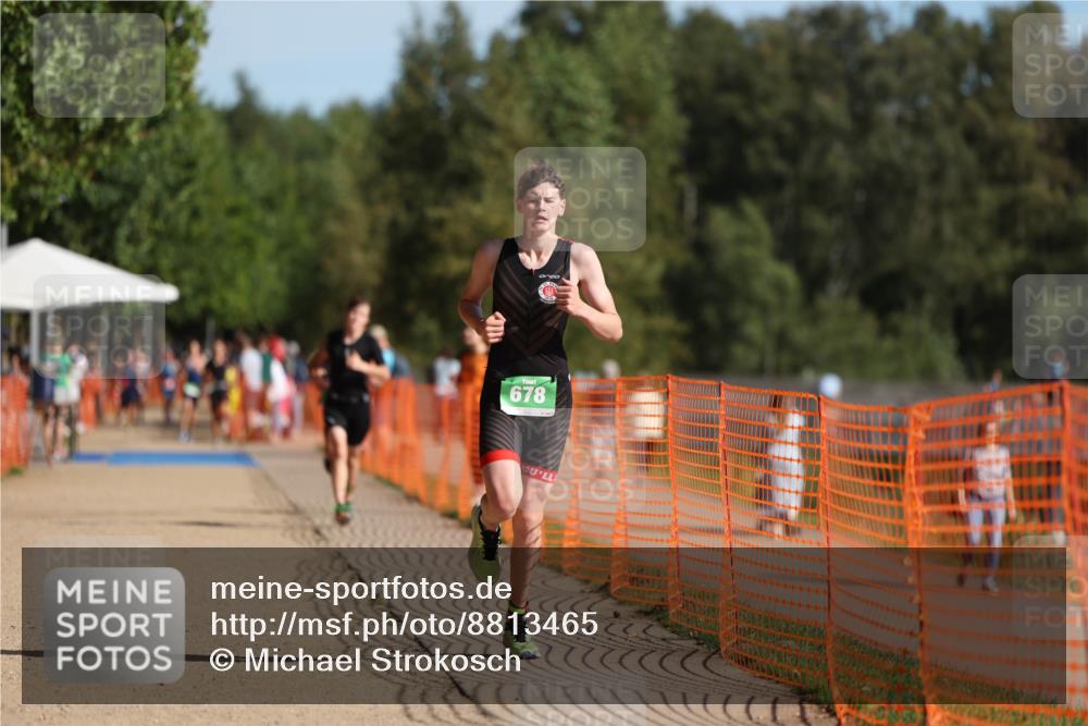 07.09.2025 - 19. Norderstedt Triathlon Michael Strokosch http://msf.ph/oto/8813465 07.09.2025 10:44:31 Laufen 637, 678 meine-sportfotos.de