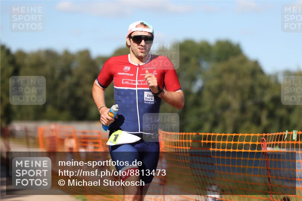 07.09.2025 - 19. Norderstedt Triathlon Michael Strokosch http://msf.ph/oto/8813473 07.09.2025 15:27:30 Laufen 1471, 1496, 1505 meine-sportfotos.de