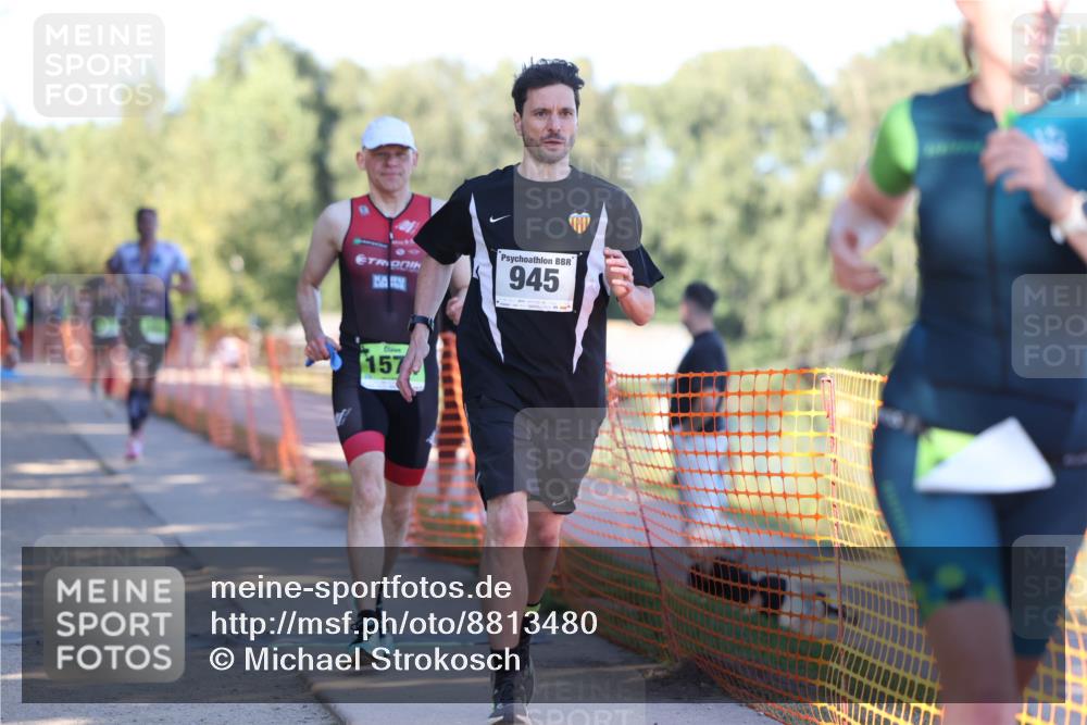 07.09.2025 - 19. Norderstedt Triathlon Michael Strokosch http://msf.ph/oto/8813480 07.09.2025 16:24:07 Laufen 945, 950, 1085, 1551, 1552, 1574, 1580 meine-sportfotos.de