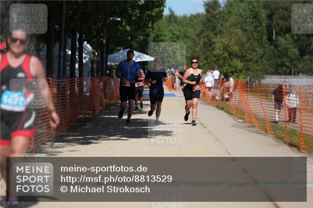07.09.2025 - 19. Norderstedt Triathlon Michael Strokosch http://msf.ph/oto/8813529 07.09.2025 13:32:08 Laufen 153, 1292, 1353, 1477 meine-sportfotos.de