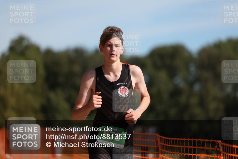 07.09.2025 - 19. Norderstedt Triathlon Michael Strokosch http://msf.ph/oto/8813537 07.09.2025 10:44:34 Laufen 64, 637, 678 meine-sportfotos.de