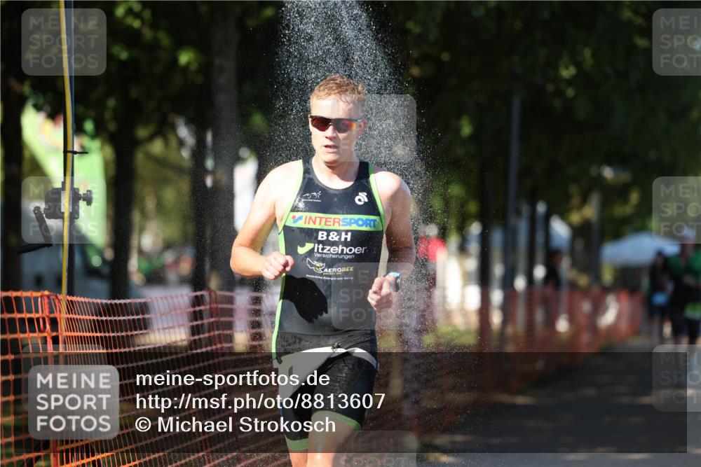 07.09.2025 - 19. Norderstedt Triathlon Michael Strokosch http://msf.ph/oto/8813607 07.09.2025 15:28:16 Laufen 977, 1034 meine-sportfotos.de