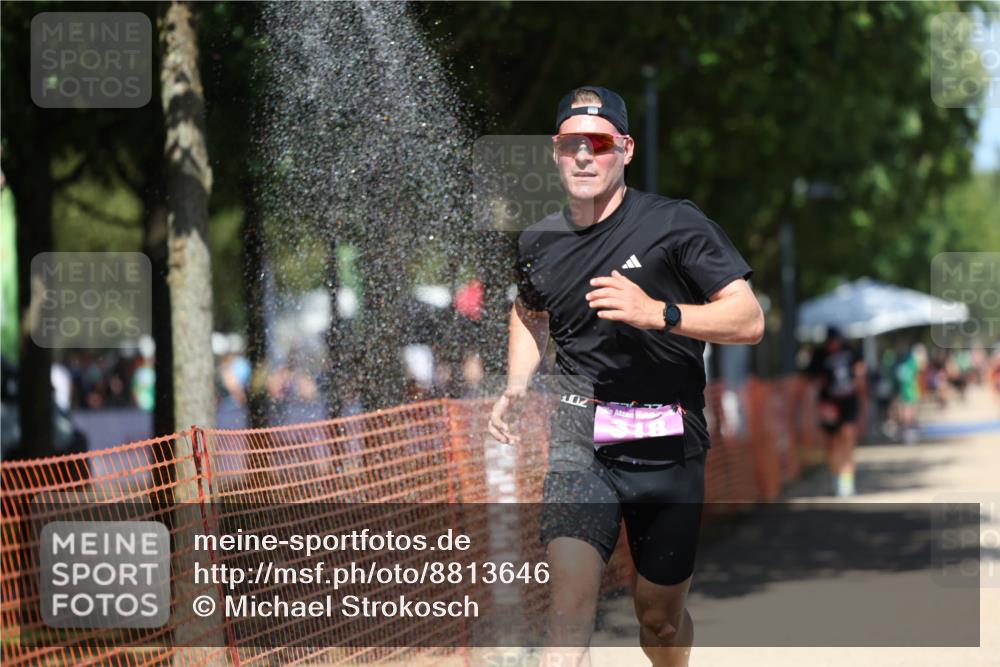 07.09.2025 - 19. Norderstedt Triathlon Michael Strokosch http://msf.ph/oto/8813646 07.09.2025 13:32:24 Laufen 318, 328 meine-sportfotos.de