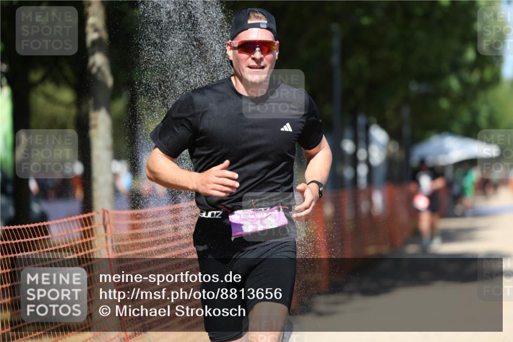 07.09.2025 - 19. Norderstedt Triathlon Michael Strokosch http://msf.ph/oto/8813656 07.09.2025 13:32:24 Laufen 318, 328 meine-sportfotos.de