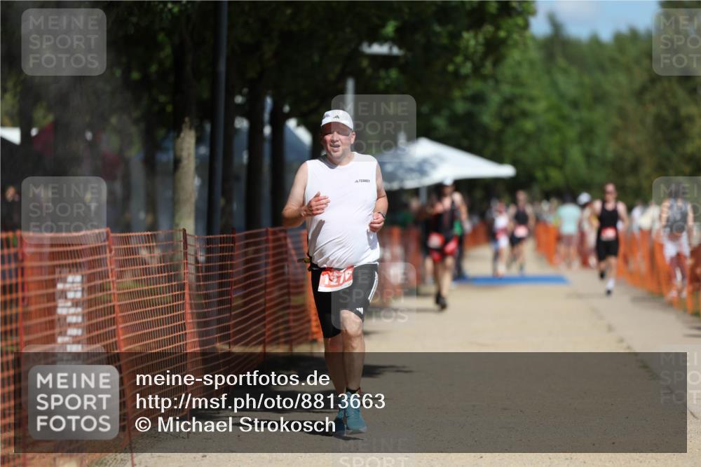 07.09.2025 - 19. Norderstedt Triathlon Michael Strokosch http://msf.ph/oto/8813663 07.09.2025 12:52:35 Laufen 1276 meine-sportfotos.de