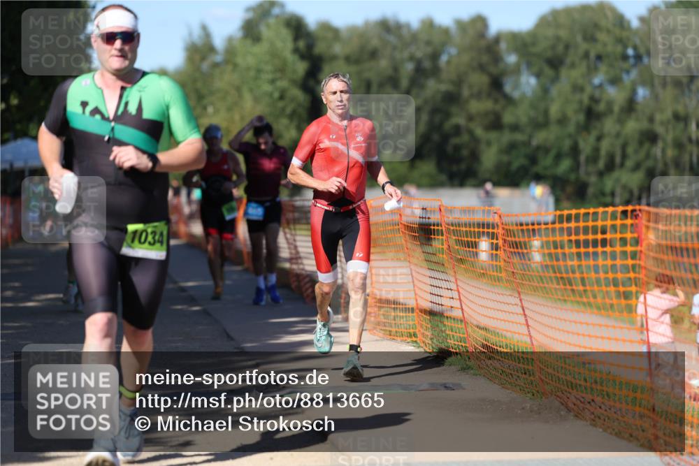 07.09.2025 - 19. Norderstedt Triathlon Michael Strokosch http://msf.ph/oto/8813665 07.09.2025 15:28:22 Laufen 879, 977, 1034, 1465 meine-sportfotos.de