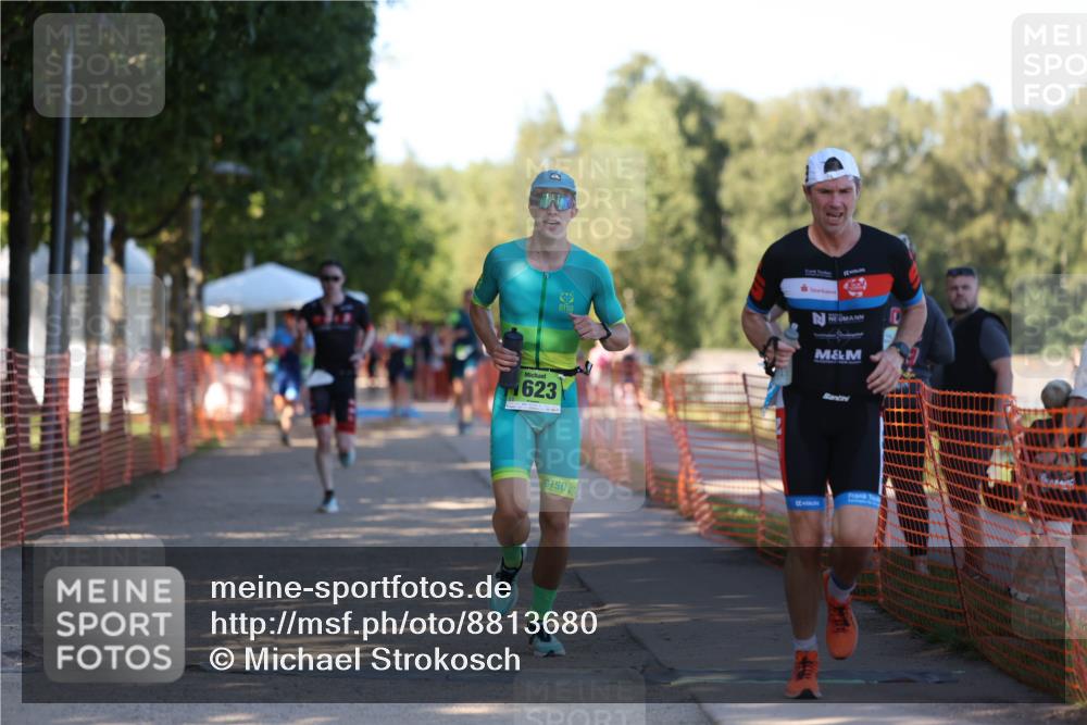 07.09.2025 - 19. Norderstedt Triathlon Michael Strokosch http://msf.ph/oto/8813680 07.09.2025 16:25:23 Laufen 402, 523, 1104, 1417, 1447, 1623 meine-sportfotos.de