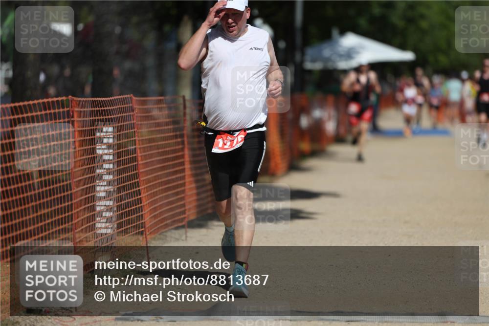 07.09.2025 - 19. Norderstedt Triathlon Michael Strokosch http://msf.ph/oto/8813687 07.09.2025 12:52:37 Laufen 1276 meine-sportfotos.de