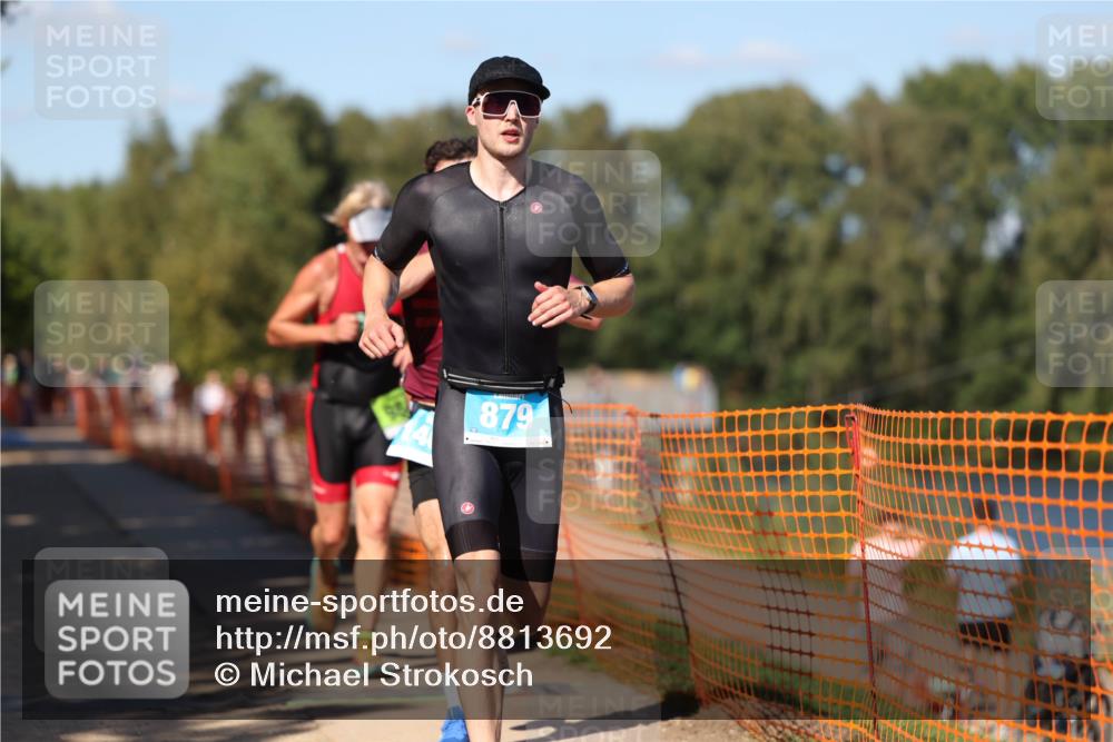 07.09.2025 - 19. Norderstedt Triathlon Michael Strokosch http://msf.ph/oto/8813692 07.09.2025 15:28:26 Laufen 879, 977, 1034, 1465 meine-sportfotos.de
